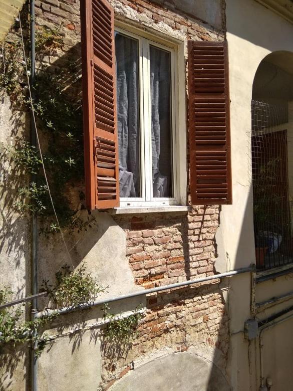 T Rooms 2 - Appartamento Aurelio Casale Monferrato Luaran gambar